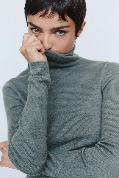 Maeve 100% Cashmere Ribbed Turtleneck Top In Grey