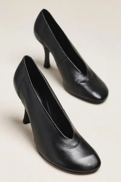 Maeve Easy Leather Pumps In Black