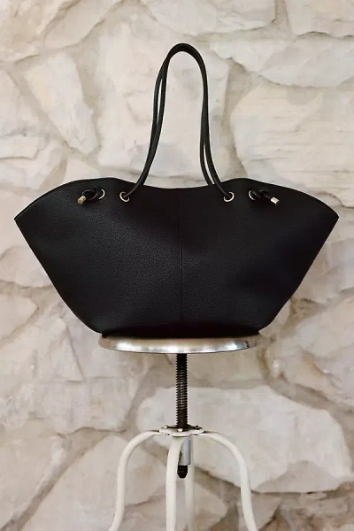 Maeve Pebbled Faux-leather Tote In Black