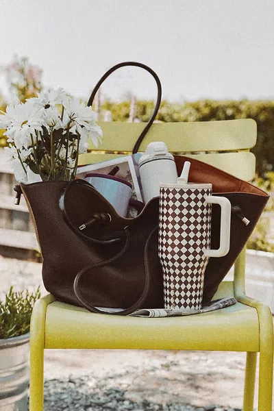 Maeve Pebbled Faux-leather Tote In Gold