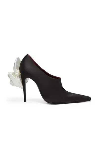 Magda Butrym Flower-embellished Satin Pumps In Black,white