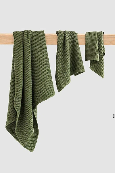 Magiclinen 3-piece Waffle Towel Set In Forest Green At Urban Outfitters