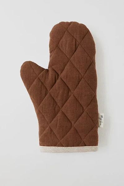 Magiclinen Linen Oven Mitt In Chocolate Brown At Urban Outfitters