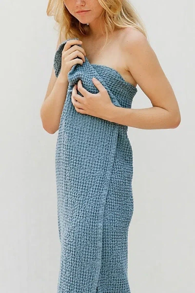 Magiclinen Waffle Bath Towel In Gray Blue At Urban Outfitters