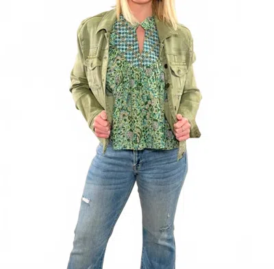 Mahila Cap Sleeve Botanical Breezy Blouse In Green