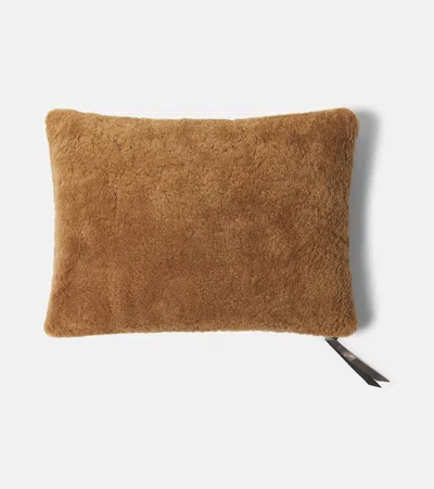 Maison De Vacances Shearling Cushion In Pink