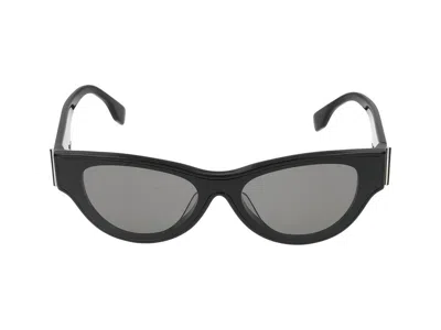 Maison Fendi Sunglasses In Black