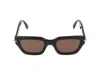 Maison Fendi Sunglasses In Black