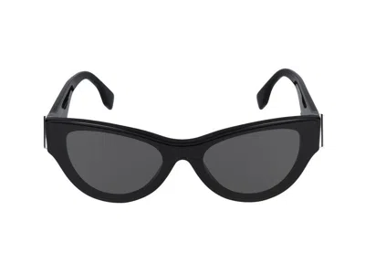 Maison Fendi Sunglasses In Black