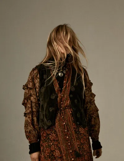 Maison Hotel Velluto Kafka Vest In Macchiato In Metallic