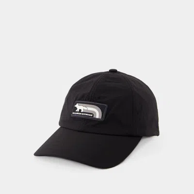 Maison Kitsuné Flash Fox 6p Cap In Black