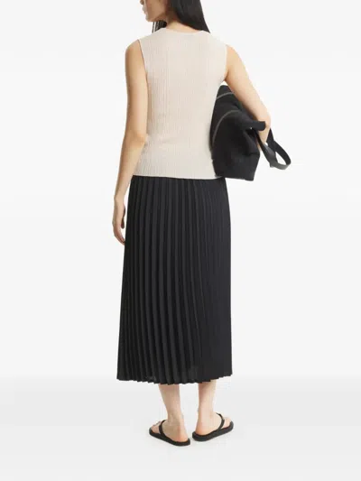Maison Kitsuné Pleated Skirt In Black