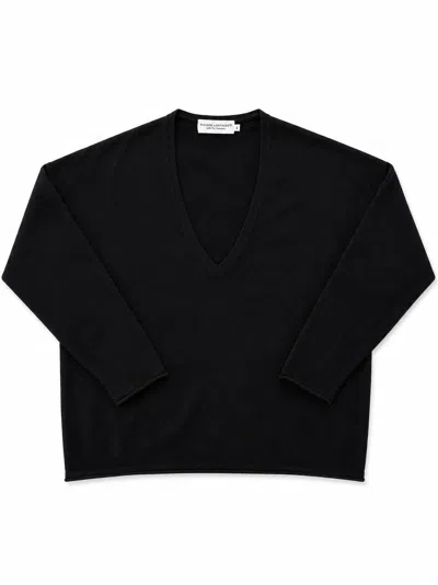 Maison Lointaine Women's Black Deep V-neck Sweater Blissful Basic Regular- Pure Prestige Cashmere