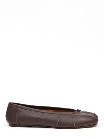 Maison Margiela 100% Cow Leather Flat Shoes For Women In Brown