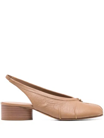 Maison Margiela Tabi Pumps In Brown