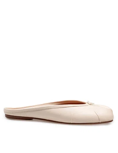 Maison Margiela Tabi Leather Ballerina Mules In Beige