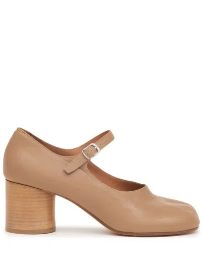 Maison Margiela Tabi 60mm Split-toe Leather Slingback Pumps In Chamois