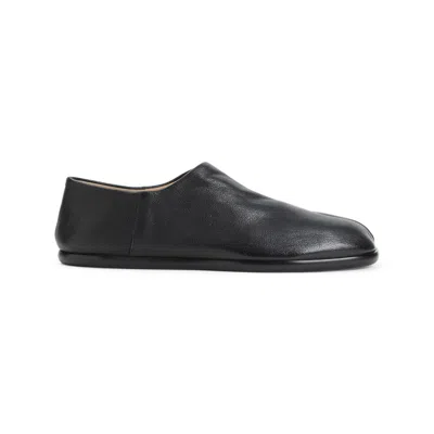 Maison Margiela Smooth Leather Loafers With Split-toe Design In Black