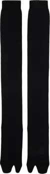 Maison Margiela Ribbed Solid Color Tabi Long Socks In 900 Black