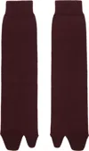 Maison Margiela Tabi Knee-high Socks Featuring Ribbed Detailing In 248 Bordeaux