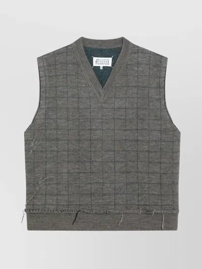 MAISON MARGIELA CHECKED SLEEVELESS V-NECK T-SHIRT