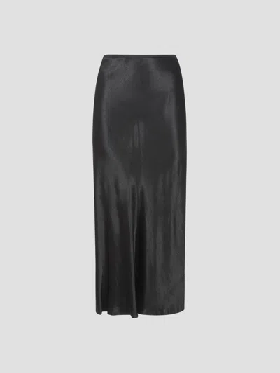Maison Margiela Chic Mini Skirt In Black