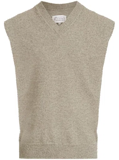 Maison Margiela Cut-out Detailing Vest In Neutrals