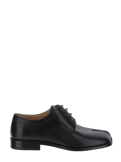 Maison Margiela Derby Tabi Shoe In Black