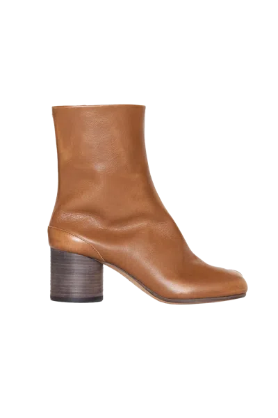 Maison Margiela Distressed Leather Tabi Ankle Boots H80 Brown In Beige