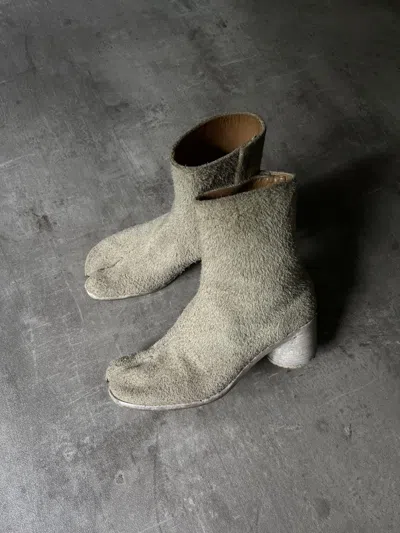 Pre-owned Maison Margiela Distressed Look Tabi Heel Shoes Fur Boots In Sand