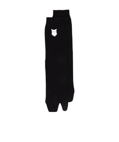 Maison Margiela Embroidered Tabi Toe Socks In Black