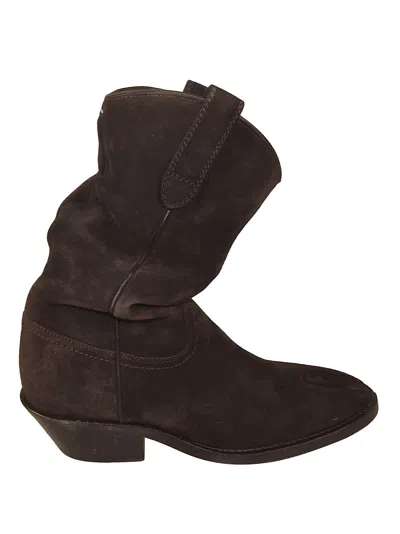 Maison Margiela Fitted Classic Boots In Black