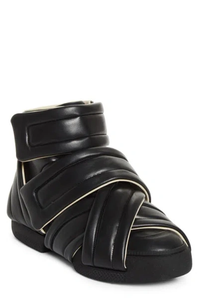 Maison Margiela Future Show Sneaker In Black