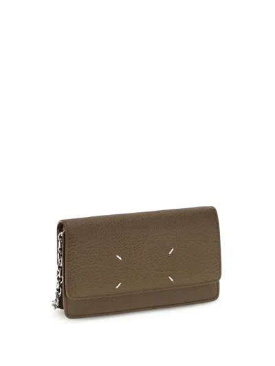 Maison Margiela Grained Calf Leather With Chain Strap Wallet In Green