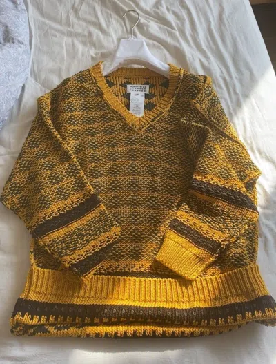 Pre-owned Maison Margiela Is An Italian V-neck Sweater In Yellow