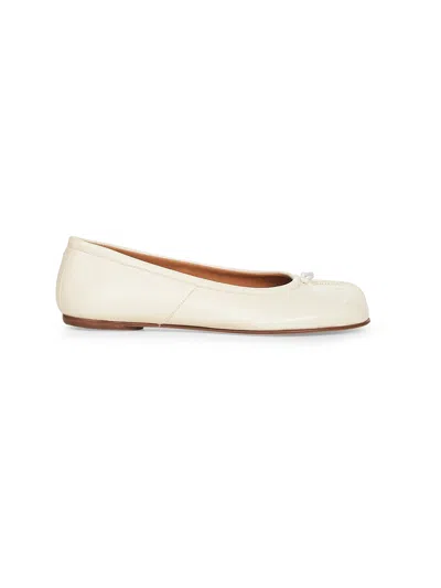 MAISON MARGIELA IVORY SOFT NAPPA LEATHER TABI BALLERINAS