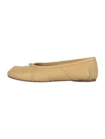 Pre-owned Maison Margiela Leather Ballet Flats In Neutral