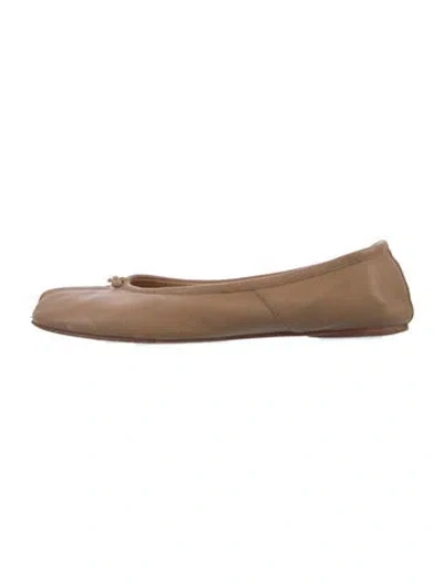 Pre-owned Maison Margiela Leather Ballet Flats In Neutrals