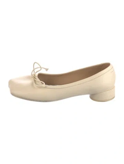 Pre-owned Maison Margiela Leather Bow Accents Flats In Neutral