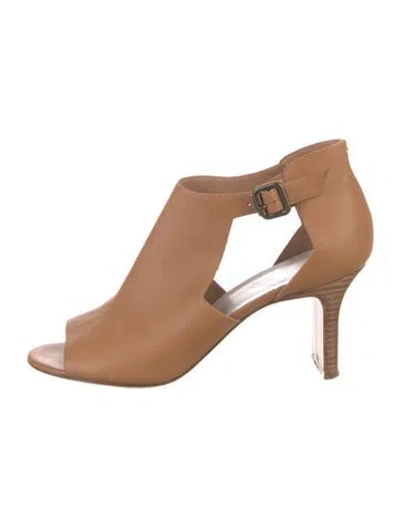Pre-owned Maison Margiela Leather Cutout Accent D'orsay Pumps In Neutral