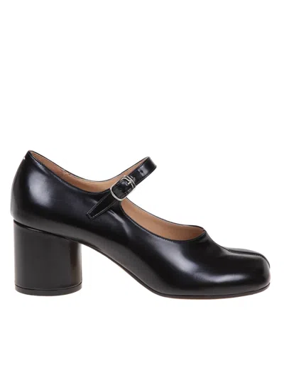 Maison Margiela Leather Pumps In Black