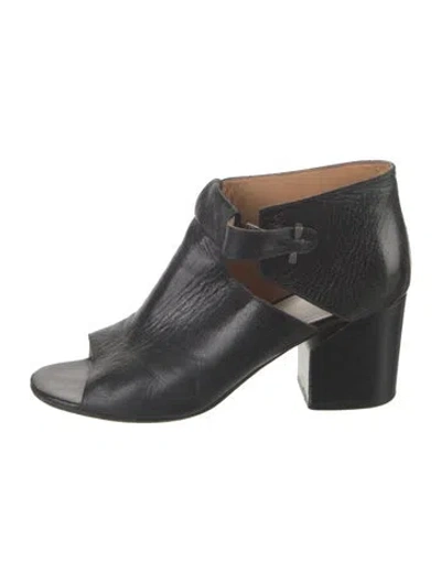 Pre-owned Maison Margiela Leather Pumps In Black