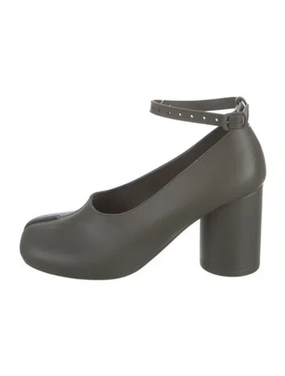 Pre-owned Maison Margiela Leather Pumps In Green