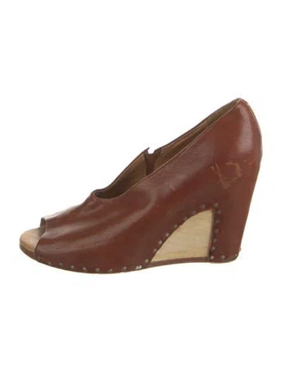 Pre-owned Maison Margiela Leather Studded Accents Pumps In Brown