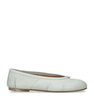 Maison Margiela Leather Tabi Ballet Flats In Beige