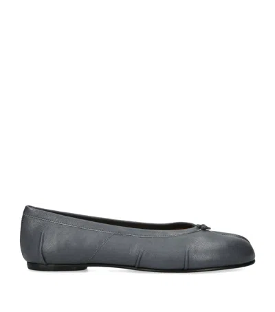 Maison Margiela Leather Tabi Ballet Flats In Grey