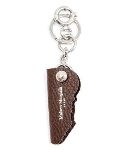 Maison Margiela Logo-print Leather Key Holder In Brown