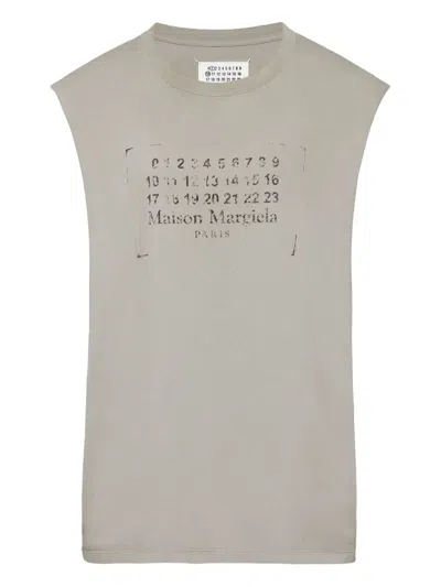 Maison Margiela Logo-print Sleeveless Top In Gray