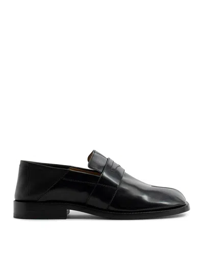 Maison Margiela Men Tabi Loafers In Black