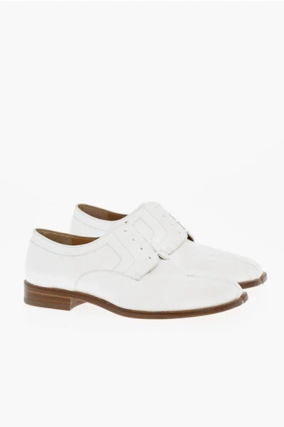 Maison Margiela Mm22 Crinkled Effect Solid Color Tabi Derby Shoes In White